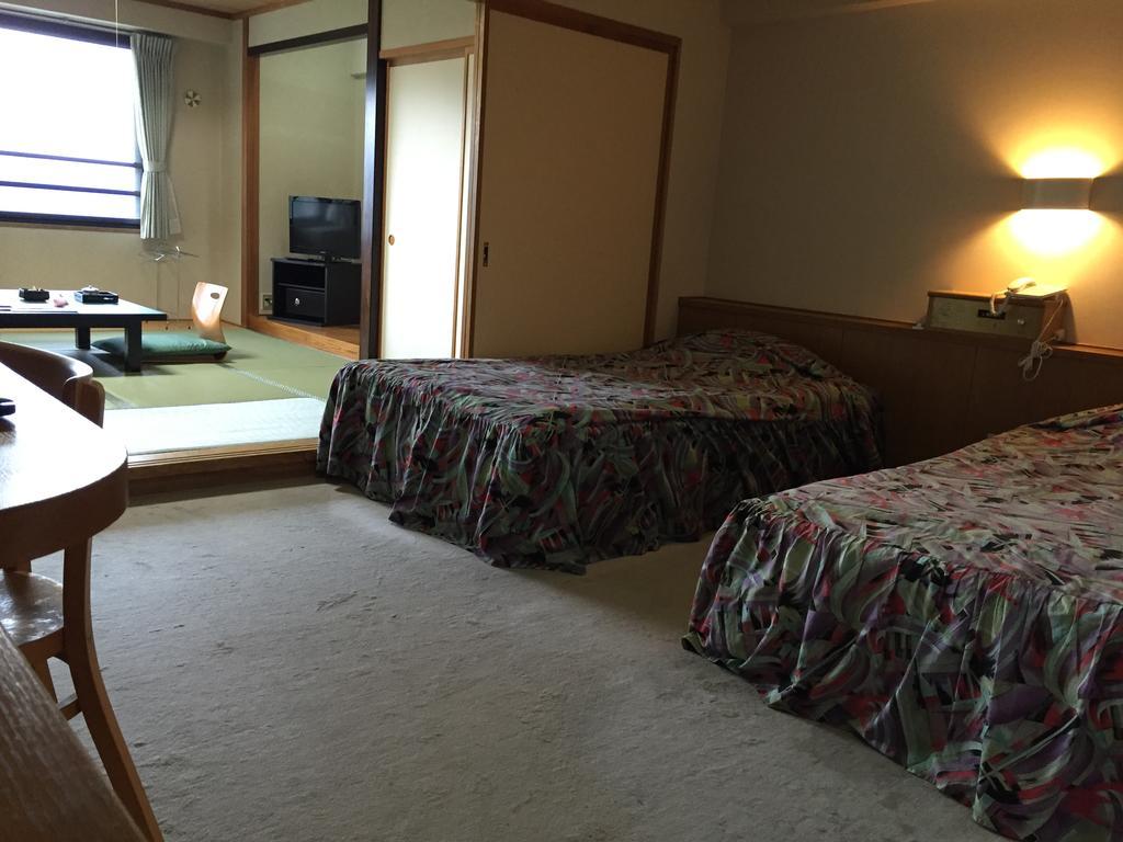 Hotel Selan 山之內 外观 照片